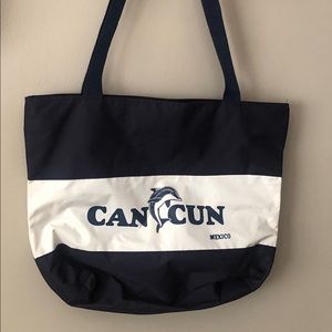 🟥 SALE $8

Large tote bag tote bag Cancun Dolphin